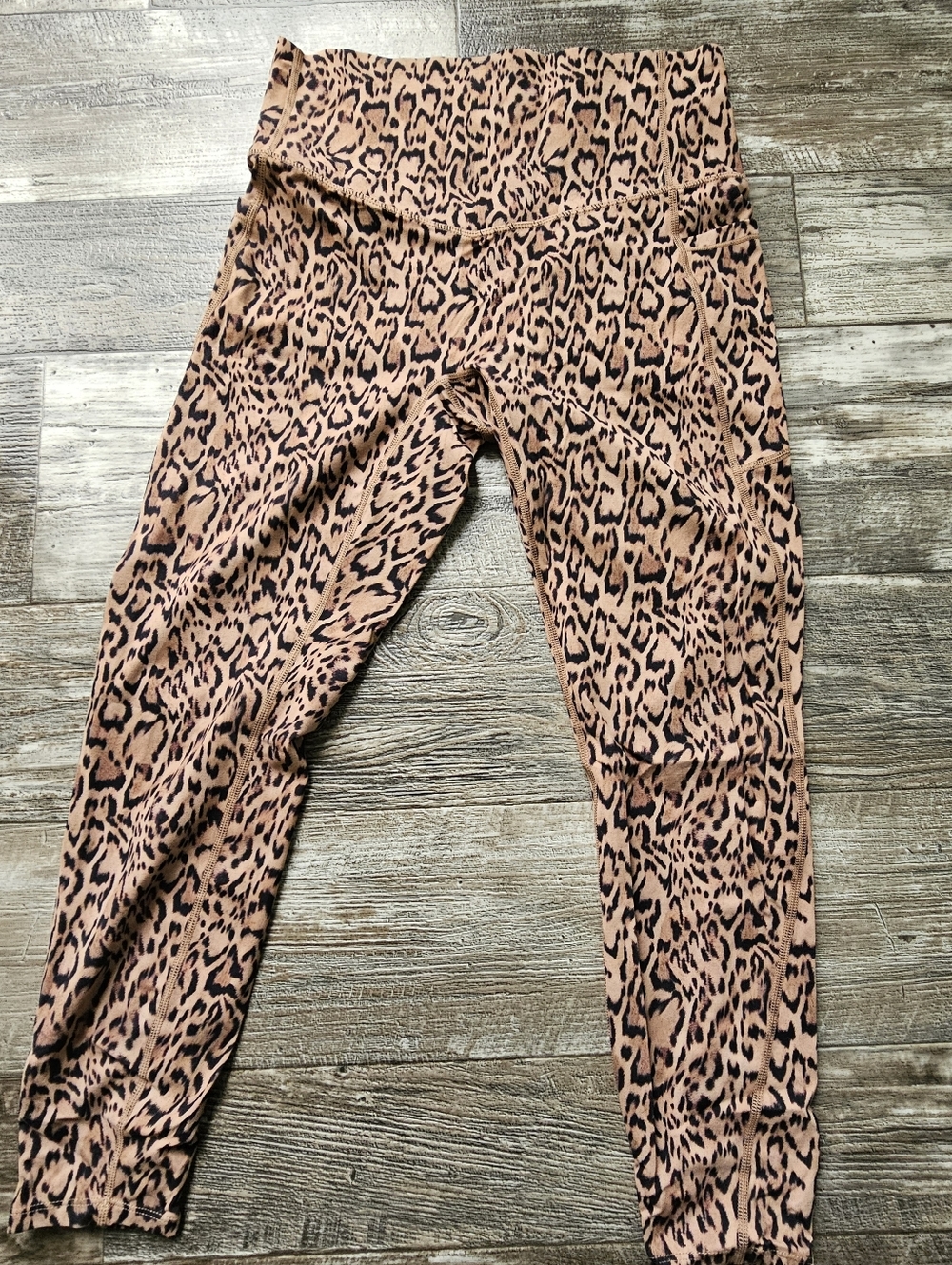 HALARA LEOPARD PRINT LEGGINGS